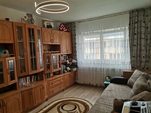 Vând apartament spațios