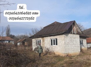 Vând casa în Comuna Frata