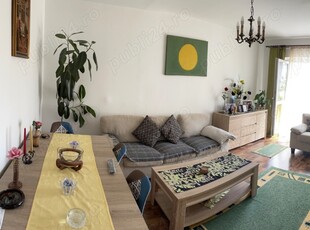 Vând schimb apartament 3 camere cf. I etaj 1 D-lul Florilor