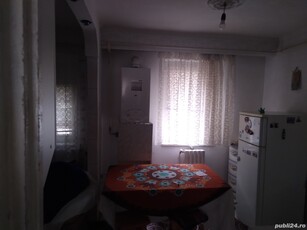 Vând schimb apartament cu 4 camere