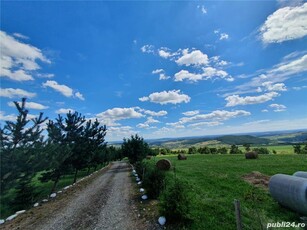 Vand teren pentru cabane, case de vacanta