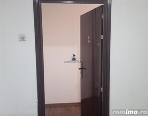 Vanzare Apartament 4 Camere Semidecomandat Piata Sudului-Tulnici