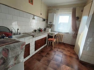 Vindem apartament cu 3 camere decomandat