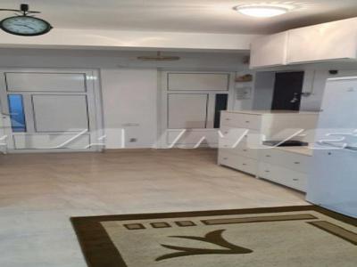 Apartament 3 camere, zona Campului