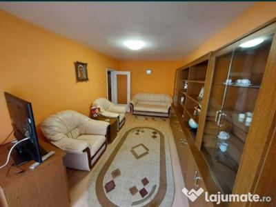 Apartament 3 camere Racadau,decomandat,etaj 2,liber,122500 Euro