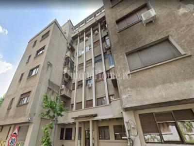Dacia: Apartament cu 2 camere la 5 minute de Piata Romana !