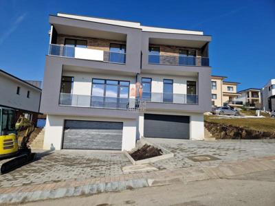 Duplex situat intr-un complex privat, cu garaj, teren 480 mp