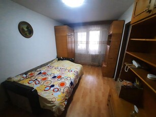 3 camere, etaj 1/4, zona Tatarasi