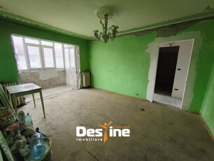 Apartament 2 camere semidecomandat 43 MP DE RENOVAT - Păcur