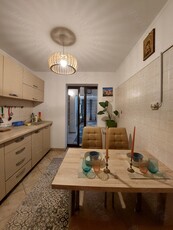 Apartament 3 camere și o magazie - Parc Tineretului