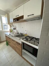 Apartament 3 camere semidecomandat, Cuza Vodă!