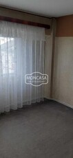 Apartament 3 camere zona Liceului M. Eminescu, cu centrala proprie