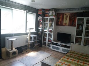 Apartament 4 camere, cf 1 decomandat renovat recent.