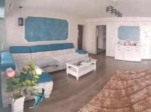 Apartament 4 camere, Zona Piata Mare , Suprafata 82 mp utili, pret 82000 euro negociabil