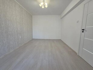 Apartament cu 2 camere, etaj 1/4, zona Tudor Vladimirescu