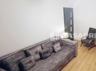 Apartament cu 3 camere, Alexandru cel Bun, etaj intermediar