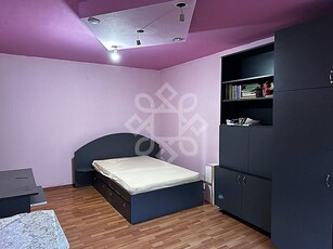 Apartament cu 3 camere de vanzare in zona Decebal, Oradea