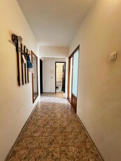 De vanzare apartament 3 camere cu , parter, zona bucovina