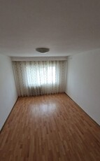 De vânzare apartament cu 2 camere decomandat, zona Parcul Curcubeului