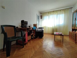 Podu Ros Centru, apartament 4 camere decomandat confort 1!