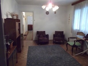 Proprietar vand apartament cu 3 camere