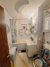 RECO Apartament cu 3 camere la parter zona Nufarul