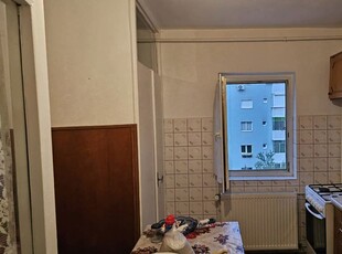 vand apartament 2 camere dambovita