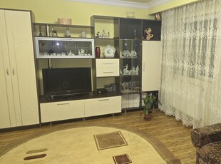 Vand apartament 3 camere dec. in Deva, Saturn, etaj 3, bloc de 4 etaje, 2 bai, 3 balcoane, mobilat