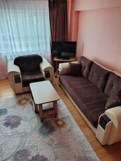 vand apartament 3 camere Lupeni