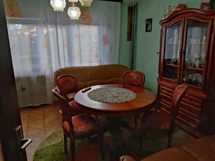 Vând apartament 5 camere Micălaca