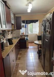 Apartament 4 Camere Semidecomandat Aparatorii Patriei