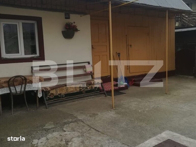 Reșița, casa 4 camere, două garaje, teren cca 300 mp, zona Lend