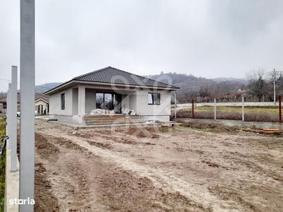 Casa noua pe nivel cu 3 dormitoare in Podgoria
