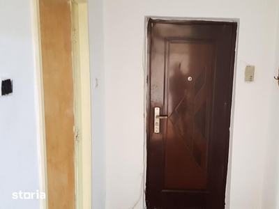 Dorcas Imob.:Apartament pretabil birouri,zona Amaradia-Biserica.