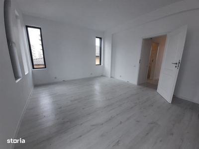 Apartament NOU, finisat complet, etaj 1 (comision 0)