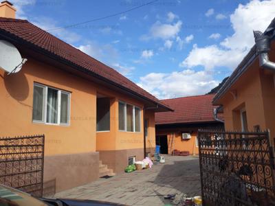 Casa si anexe plus 2 parcele de teren PRET REDUS LA 37450 EUR