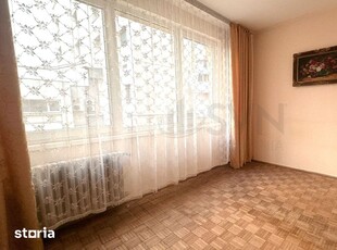 Apartament 3 camere de inchiriat, strada Regele Ferdinand