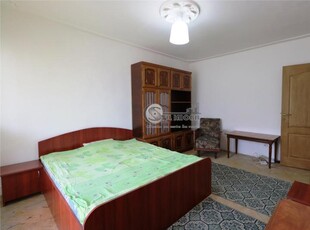 APARTAMENT 3 CAMERE DECOMANDAT ETAJ 2 DIN 4 BLOC 1984 PE CADRE ZONA PACURARI LA BULEVARD