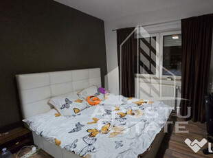 Apartament 3 camere, etaj intermediar, bloc cu lift, zona...