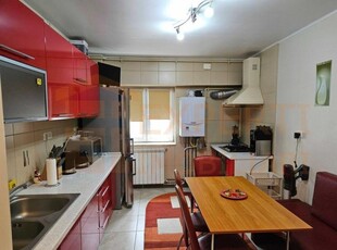 Apartament cu 3 camere decomanat in zona STADION