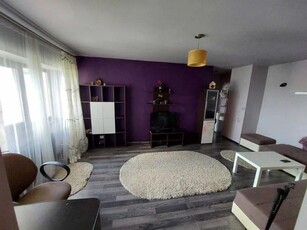 Apartament cu 3 camere, decomandat, etaj 7/8, zona Capat Cug