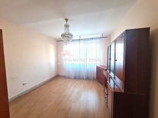 Apartament cu 3 camere decomandate