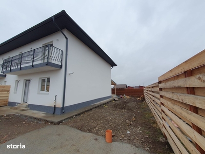 Casa duplex, Izvor