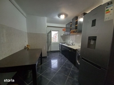 Hortensiei - langa Casa Armatei, apartament 4 camere, etaj bun!