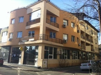 Imobil de vanzare 40 de camere zona Ion Mihalache, Bucuresti 1500 mp