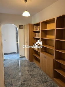 Vanzare apartament 3 camere, Berceni