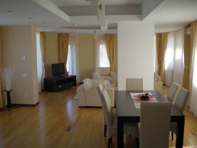 Apartament 3 camere, zona Aviatorilor, metrou