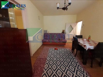 Apartament 2 camere. Aproape de Scoala Gimnaziala nr 2. Mobilat si utilat.