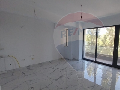 Apartament 2 camere vanzare in bloc de apartamente Constanta, Central