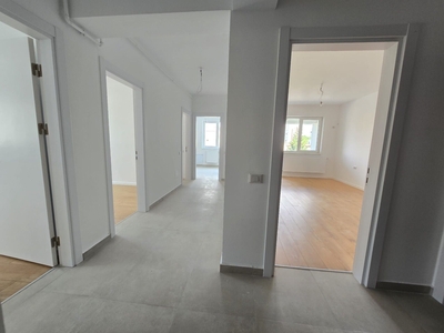 Apartament 4 camere supr 99 mp Mutare imediata